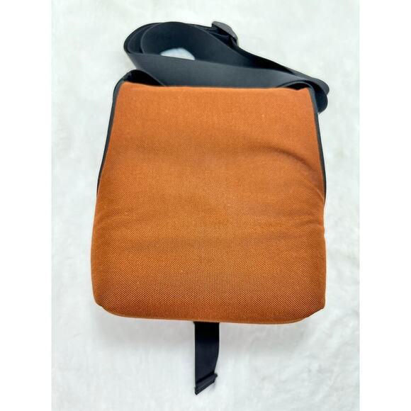 Crumpler Camera Shoulder Bag Brown Camera Accessories - Picture 3 of 12